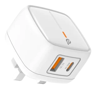 Discover the ultimate blend of efficiency and elegance with the PowerO Plus British PD + QC 20 W Wall Charger (PR‑TCP20UK‑WH).