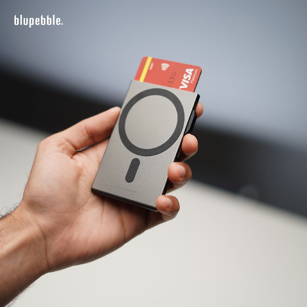 Bluepebble 3-Card Magnetic Holder with RFID Protection - Sleek and Secure BP-3CARRDMAG - Image 4