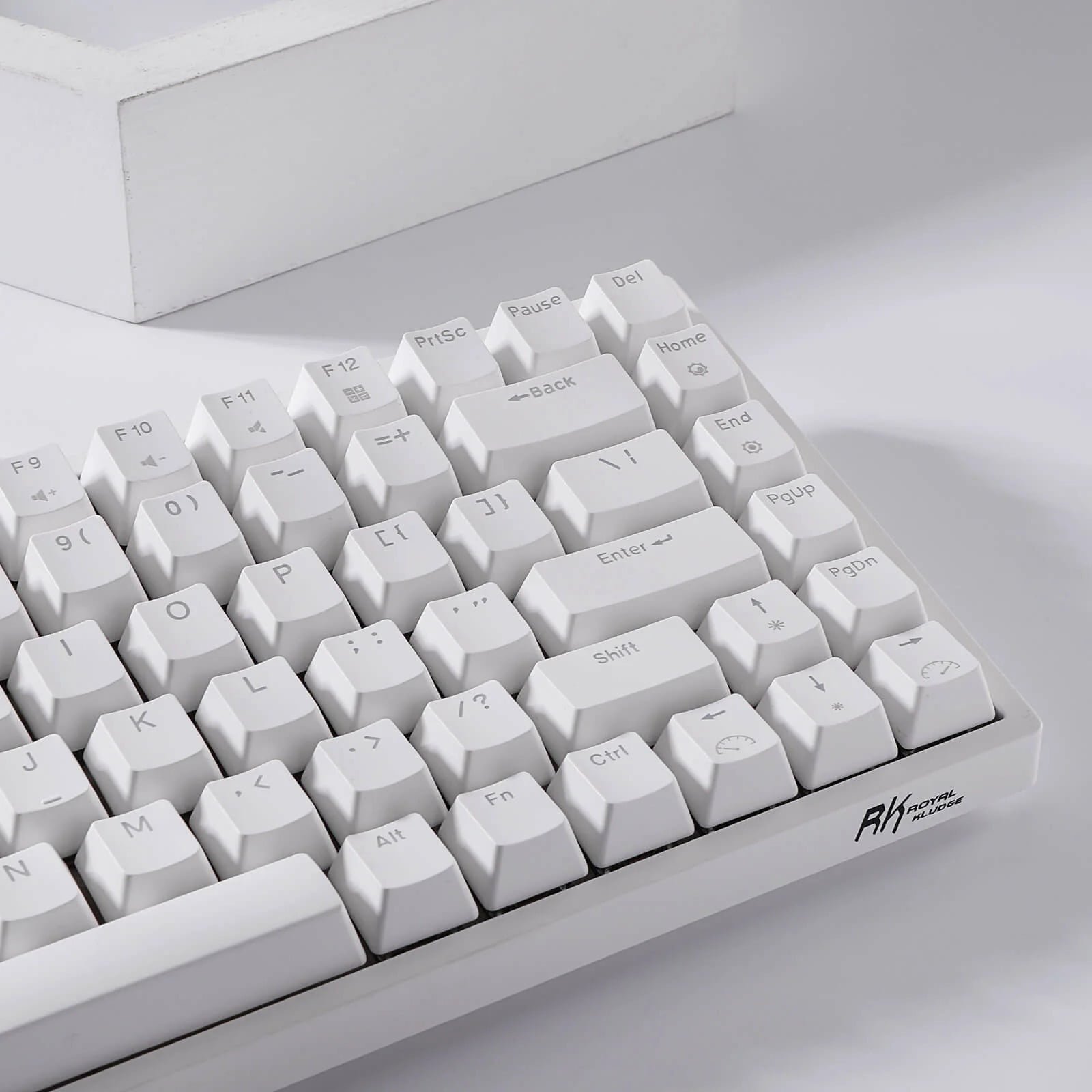 ROYAL KLUDGE GAMING KEYBOARD RGB TRI MODE HOT PLUG BLUE SWITCH WHITE RK84 - Image 3