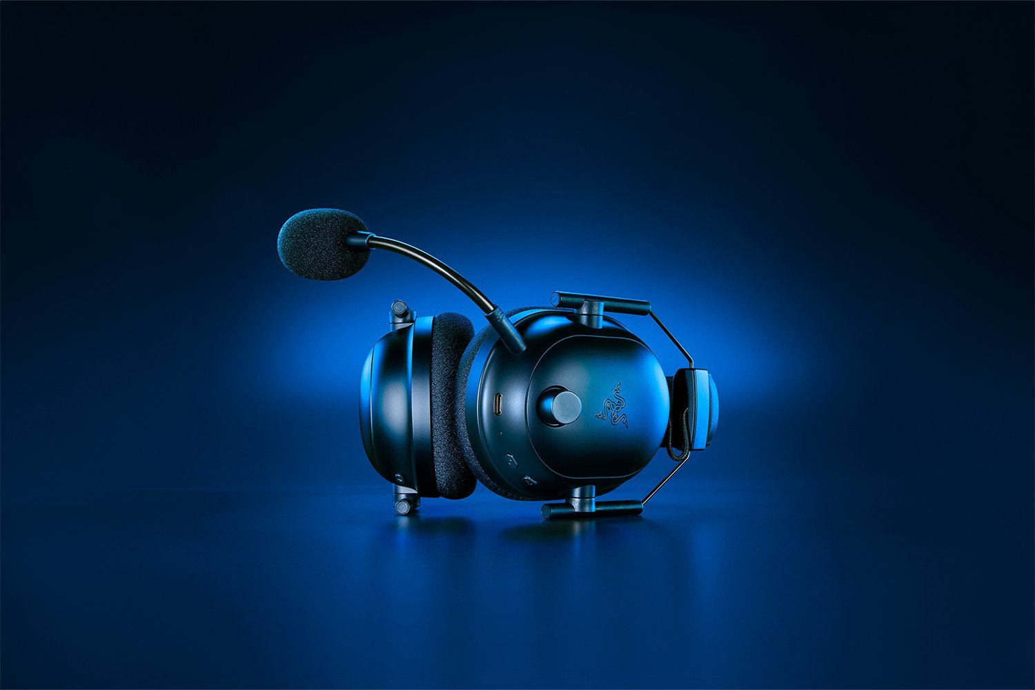 Razer BlackShark V2 Pro Gaming Headset for PlayStation (Black, RZ04-04530500-R3G1) - Wireless Audio for Competitive Gaming - Image 4