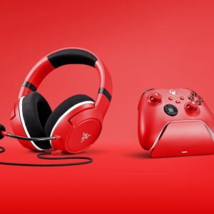 RAZER ESSENTIAL DUO BUNDLE FOR XBOX - RED (KAIRA X FOR XBOX CHARGING STAND FOR XBOX CONTROLLER) RZ82-03970200-B3M1