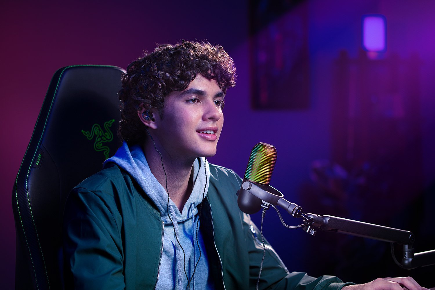 Razer Seiren V3 Chroma RGB USB Microphone (RZ19-05060100-R3M1) - Studio-Quality Audio with Tap-to-Mute and RGB Lighting - Image 2