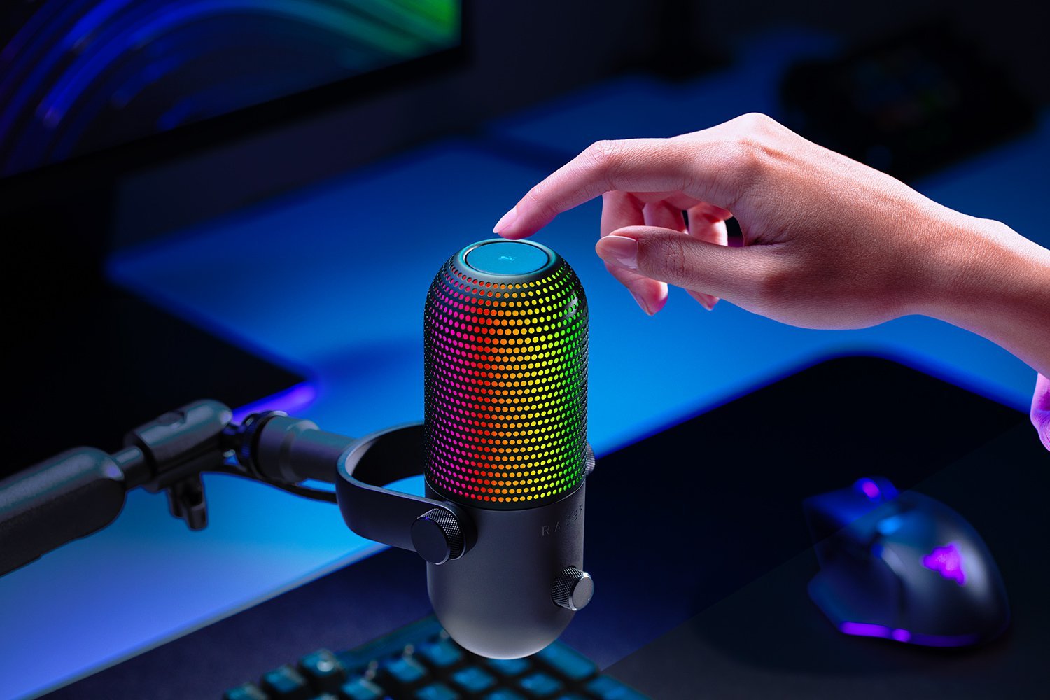 Razer Seiren V3 Chroma RGB USB Microphone (RZ19-05060100-R3M1) - Studio-Quality Audio with Tap-to-Mute and RGB Lighting - Image 4