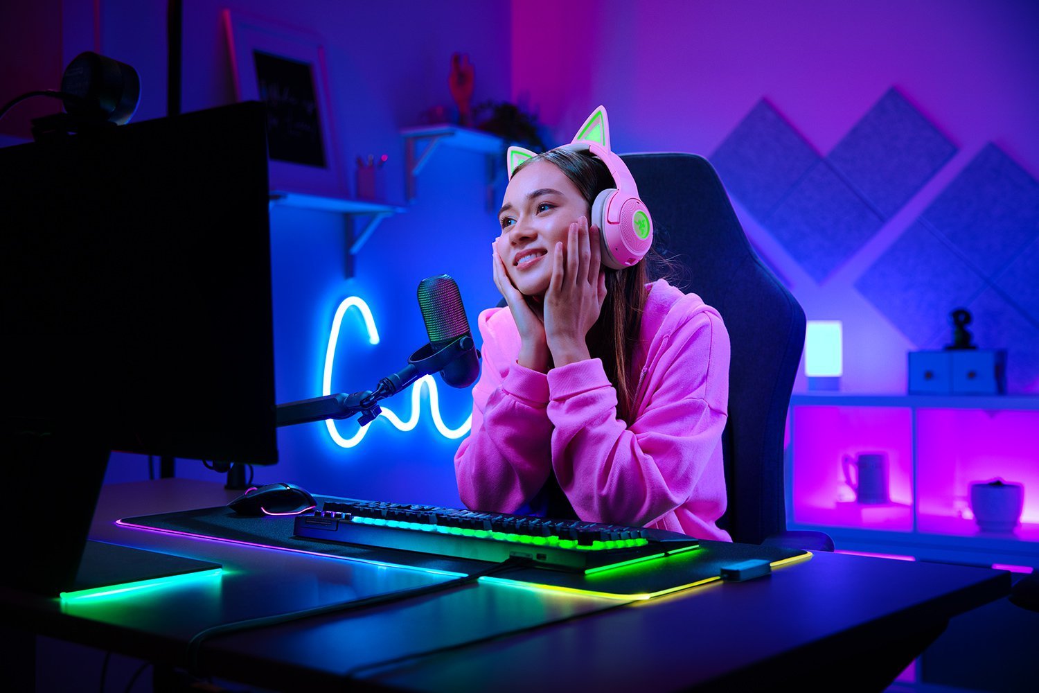 Razer Seiren V3 Chroma RGB USB Microphone (RZ19-05060100-R3M1) - Studio-Quality Audio with Tap-to-Mute and RGB Lighting - Image 3