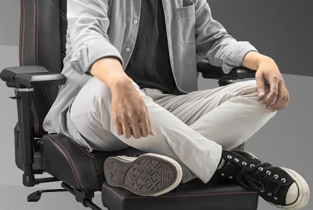 COUGAR ARMOR EVO M GAMING CHAIR GOLD CG-CHAIR-ARMOREVO-M-GLD - Image 3