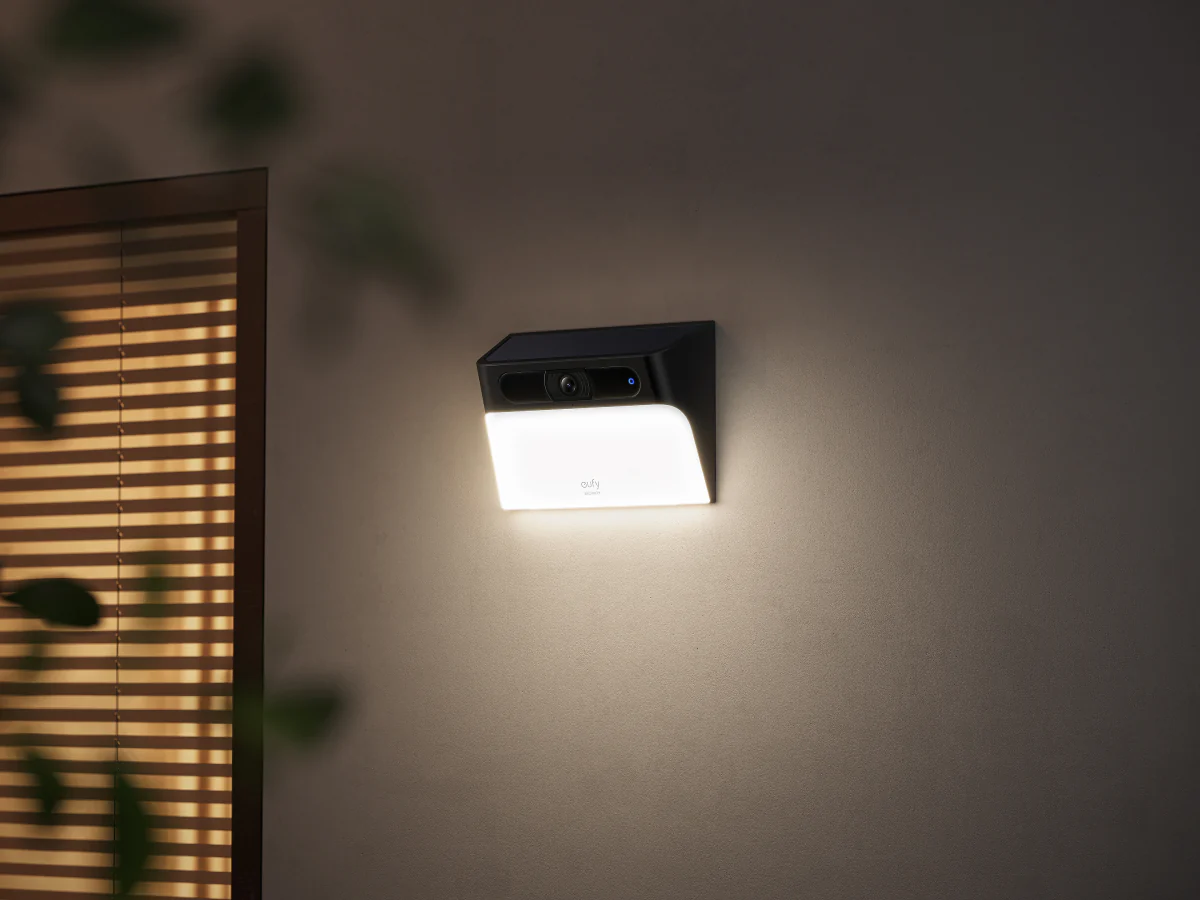 Eufy Security Solar Wall Light Cam Black - T81A0311 - Image 4