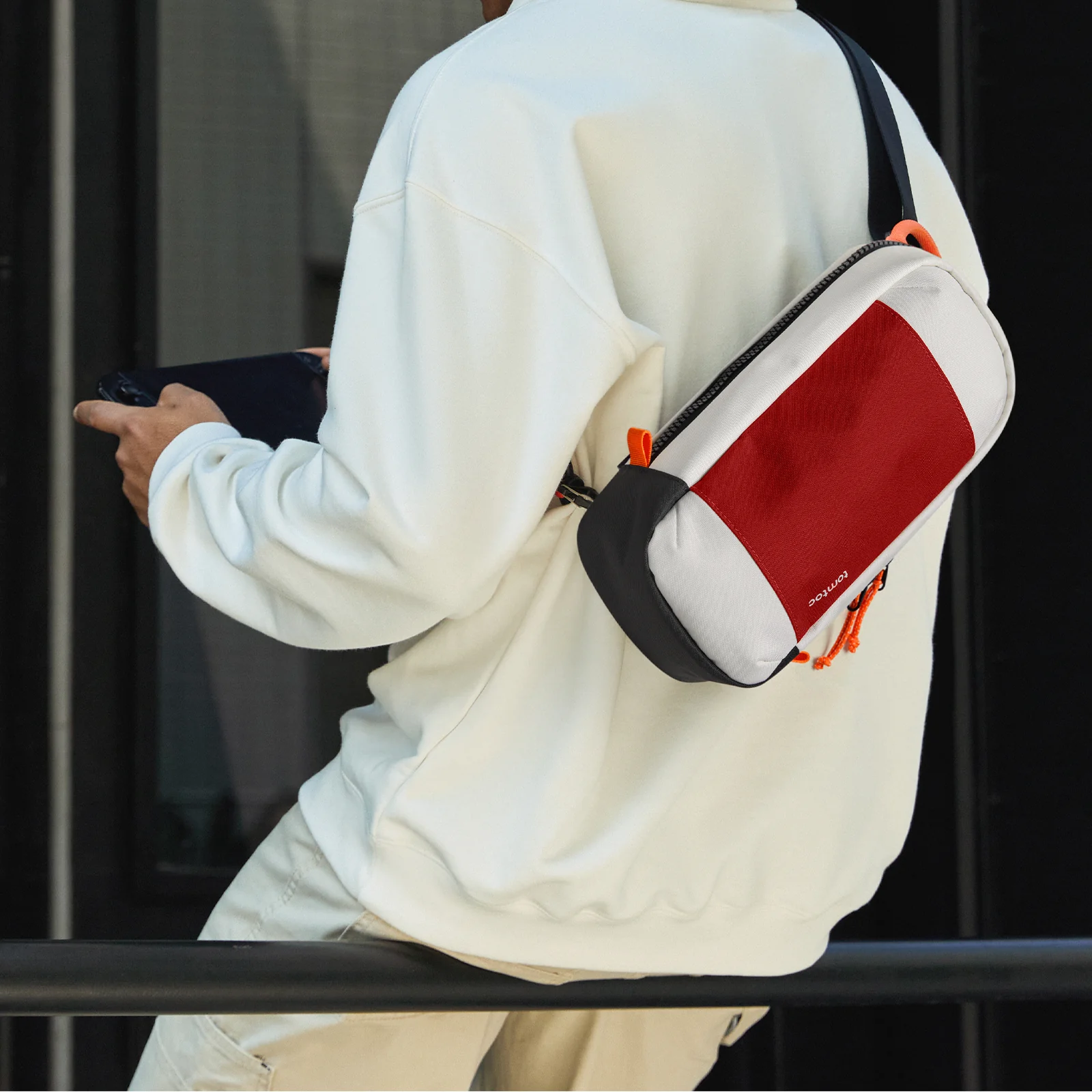 TOMTOC GAMEON G49 SWITCH 2 TRAVEL BAG RED G49S1R1 - Image 2