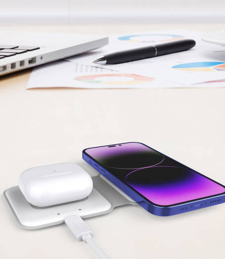 SWISS MILITARY MAGSAFE POWER PORTABLE 2 IN 1 MC WIRELESS CHARGER 20W - Image 2