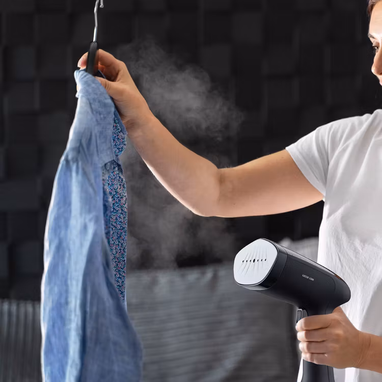 GREEN LION STEAM MATE X GARMENT STEAMER 1500W BLACK GNGS1500WBK - Image 3