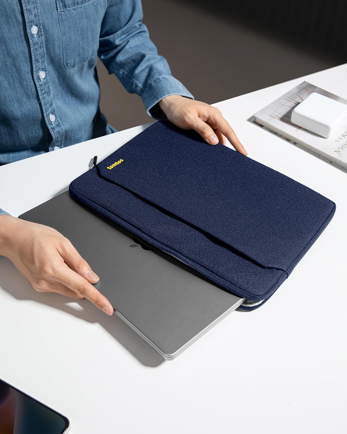 TOMTOC LIGHT A18 14 INCH LAPTOP SLEEVE NAVY BLUE A18D2B2 - Image 7