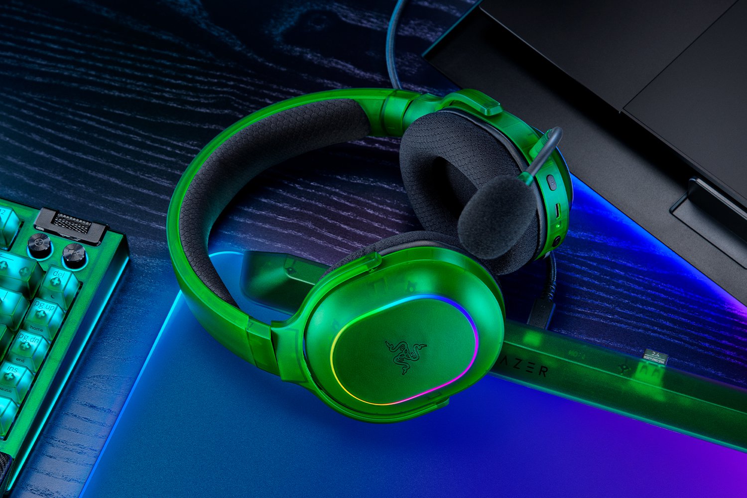 RAZER BARRACUDA X CHROMA WIRELESS GAMING HEADSET PHANTOM GREEN RZ04-05220300-R3M1 - Image 6