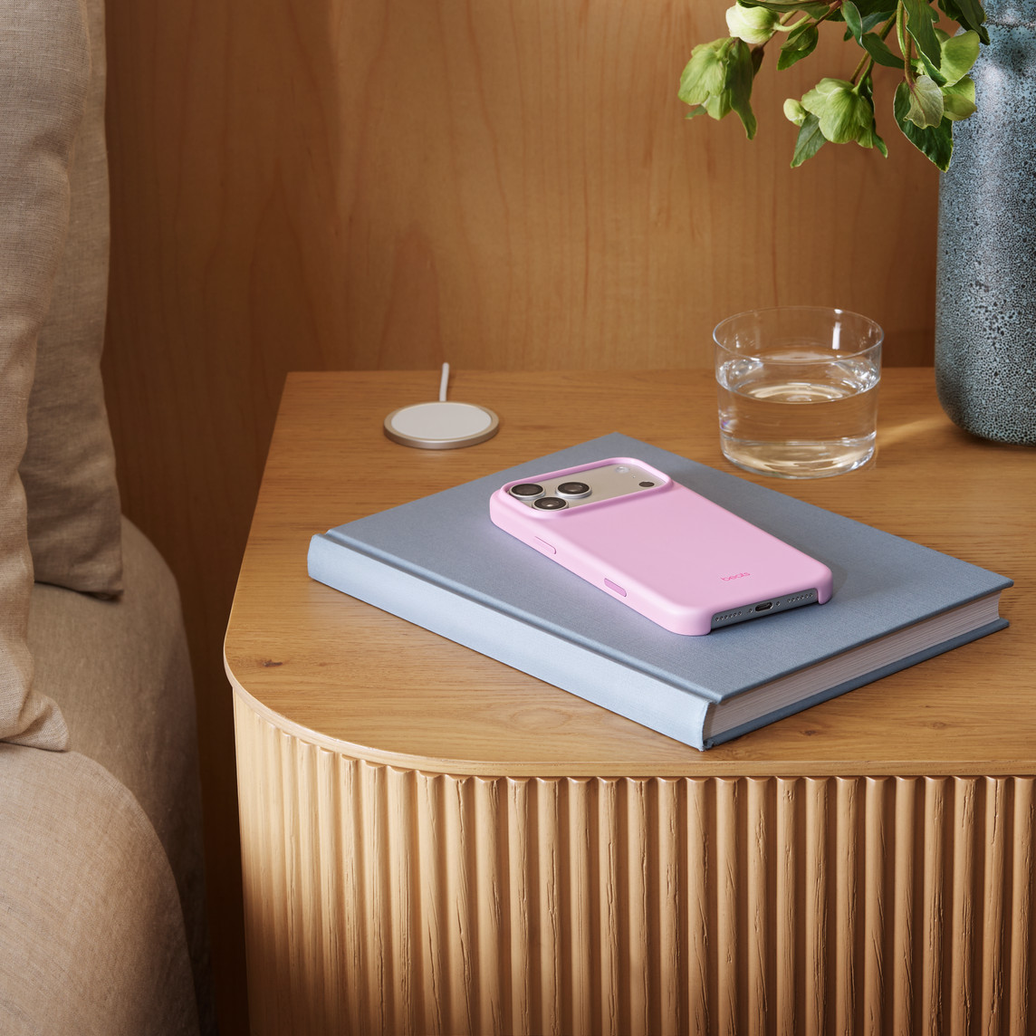 BEATS IPHONE 17 PRO MAX CASE WITGH MAGSAFE AND CAMERA CONTROL PEBBLE PINK MGJF4 - Image 2