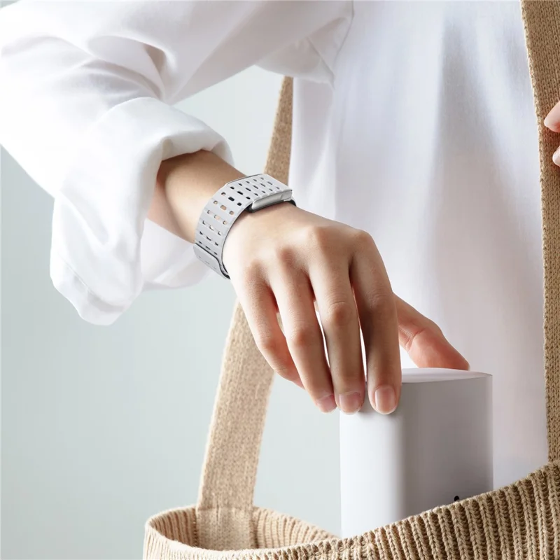 WHOOP 5.0 BREATHABLE MAGNETIC WRIST BAND STRAP LIGHT GRAY - Image 5