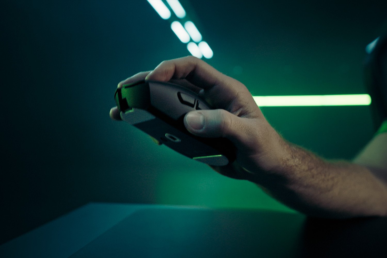 RAZER DEATHADDER V4 PRO ULTRA LIGHTWEIGHT WIRELESS ERGONOMIC GAMING MOUSE BLACK RZ01-05330100-R3G1 - Image 3