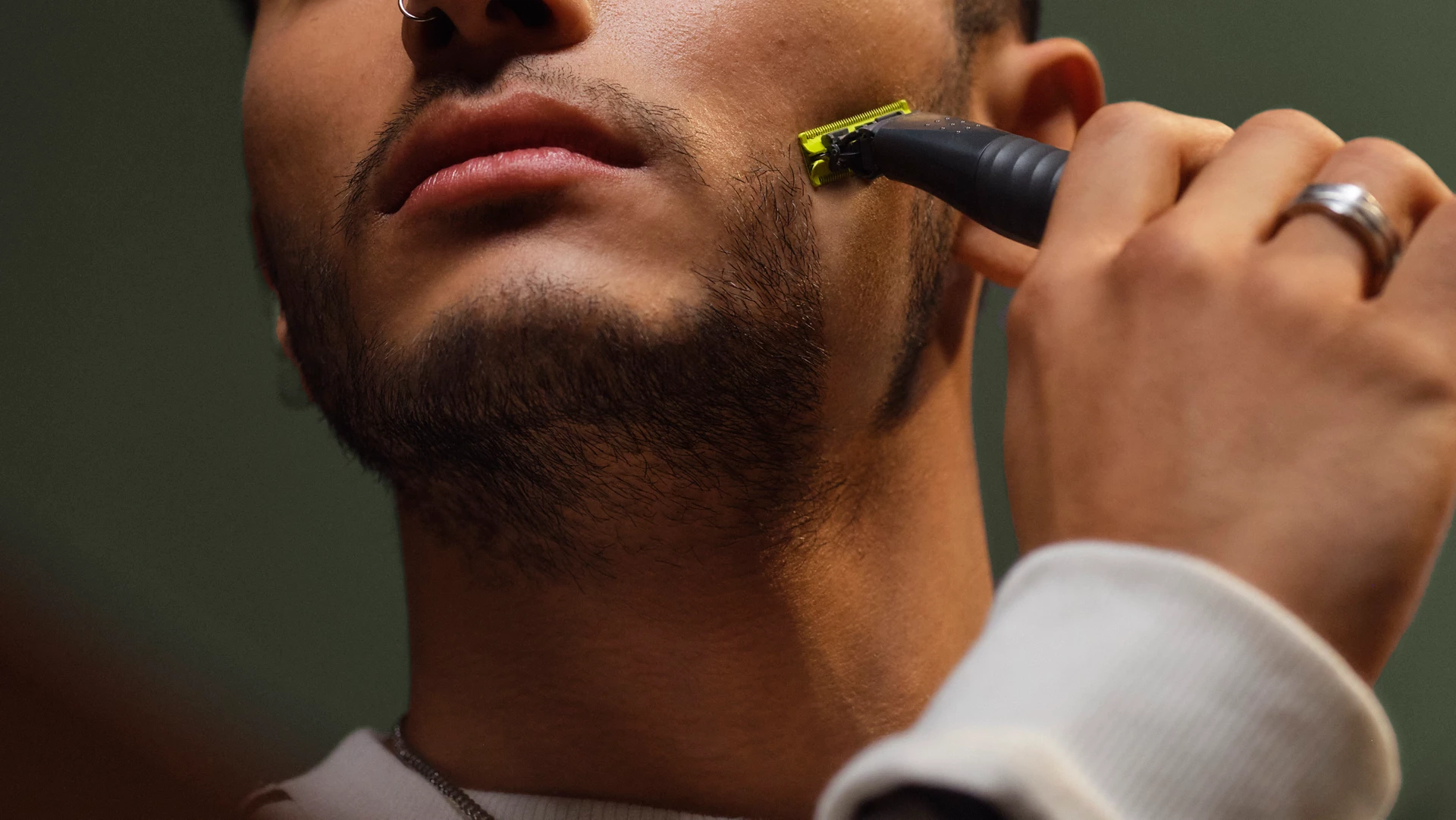 PHILIPS ONE BLADE FACE TRIMMER QP1424 - Image 7