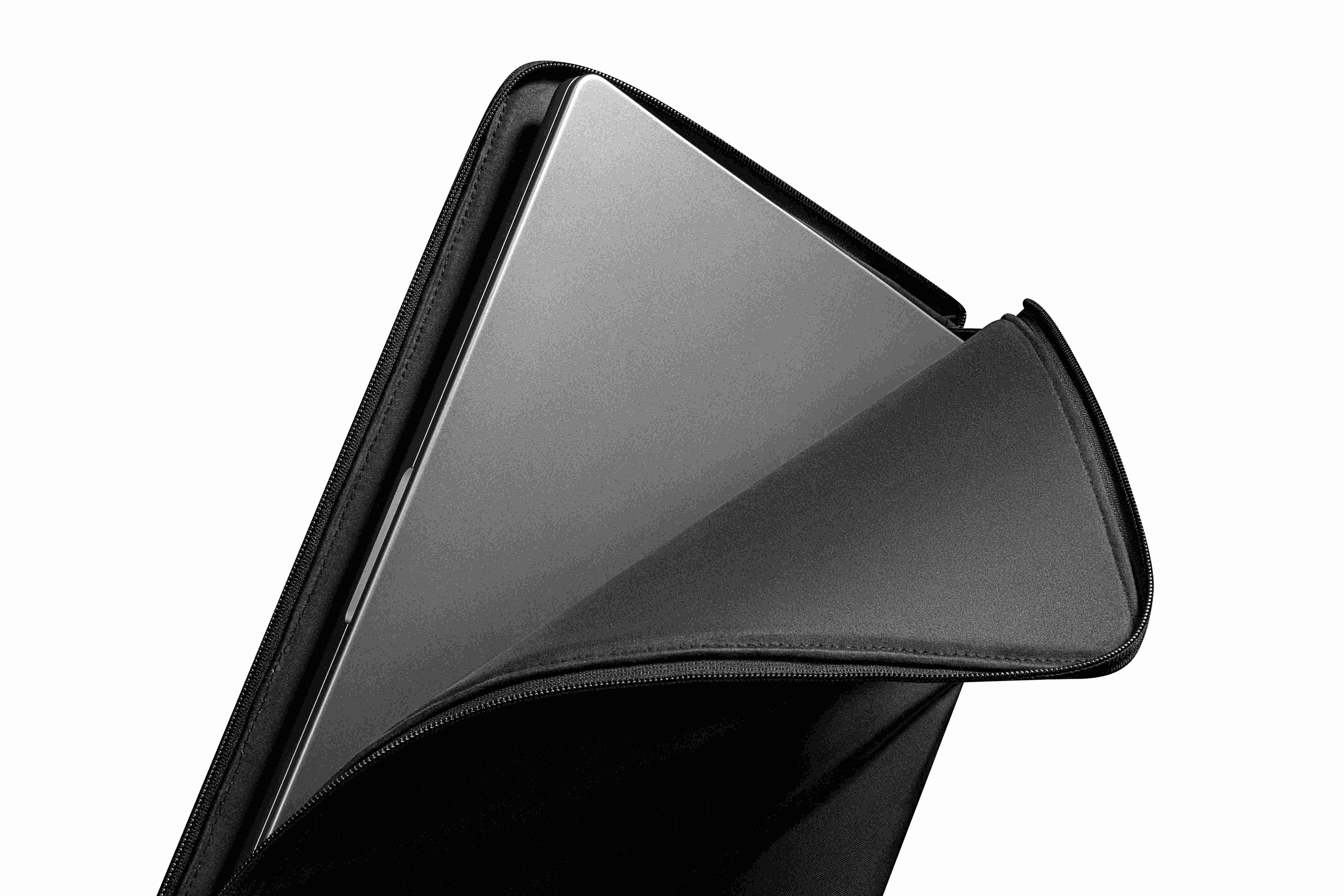 TOMTOC VOYAGE A10 16 INCH LAPTOP SLEEVE BLACK A10F2D1 - Image 4