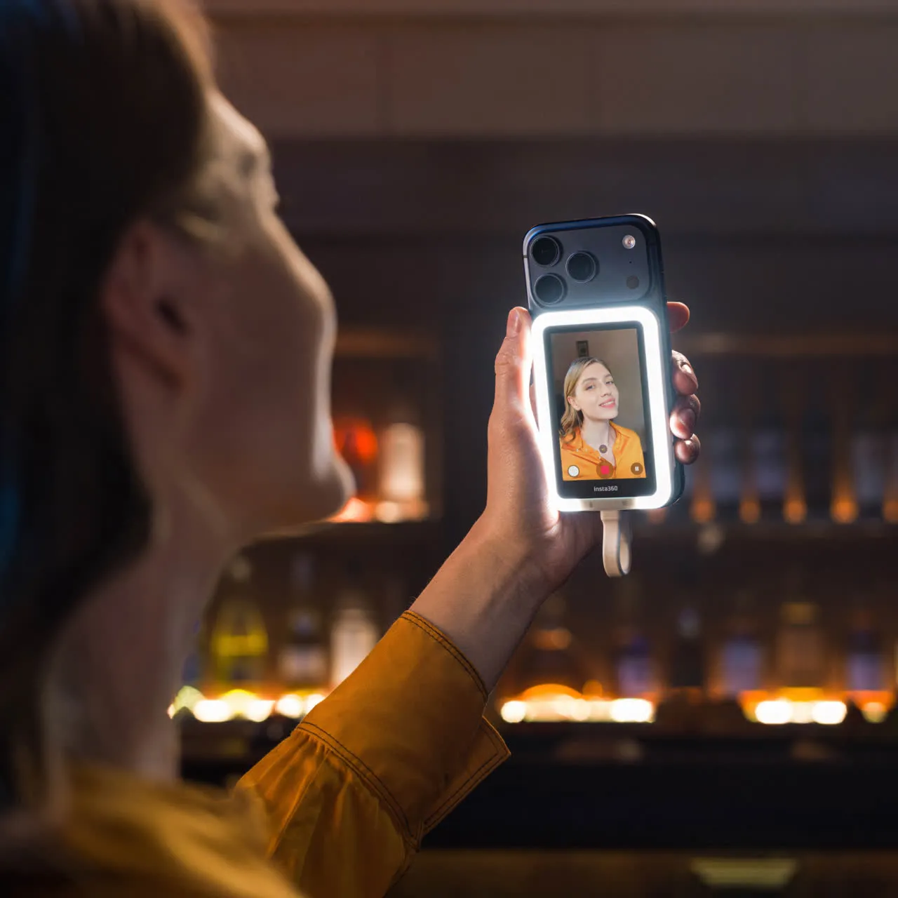 INSTA360 SNAP SELFIE SCREEN WITH LIGHT WHITE CINSFAVE - Image 4